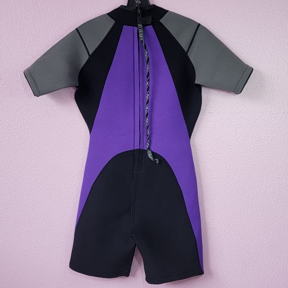 Dolphin Womens Shorty Wetsuit/ 12. - Picture 2 of 9